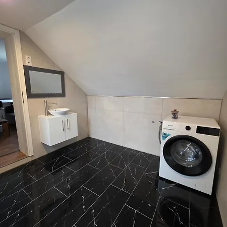 Apartamento Monteur- &ferienwohnung - Zentral & Gemuetlich *